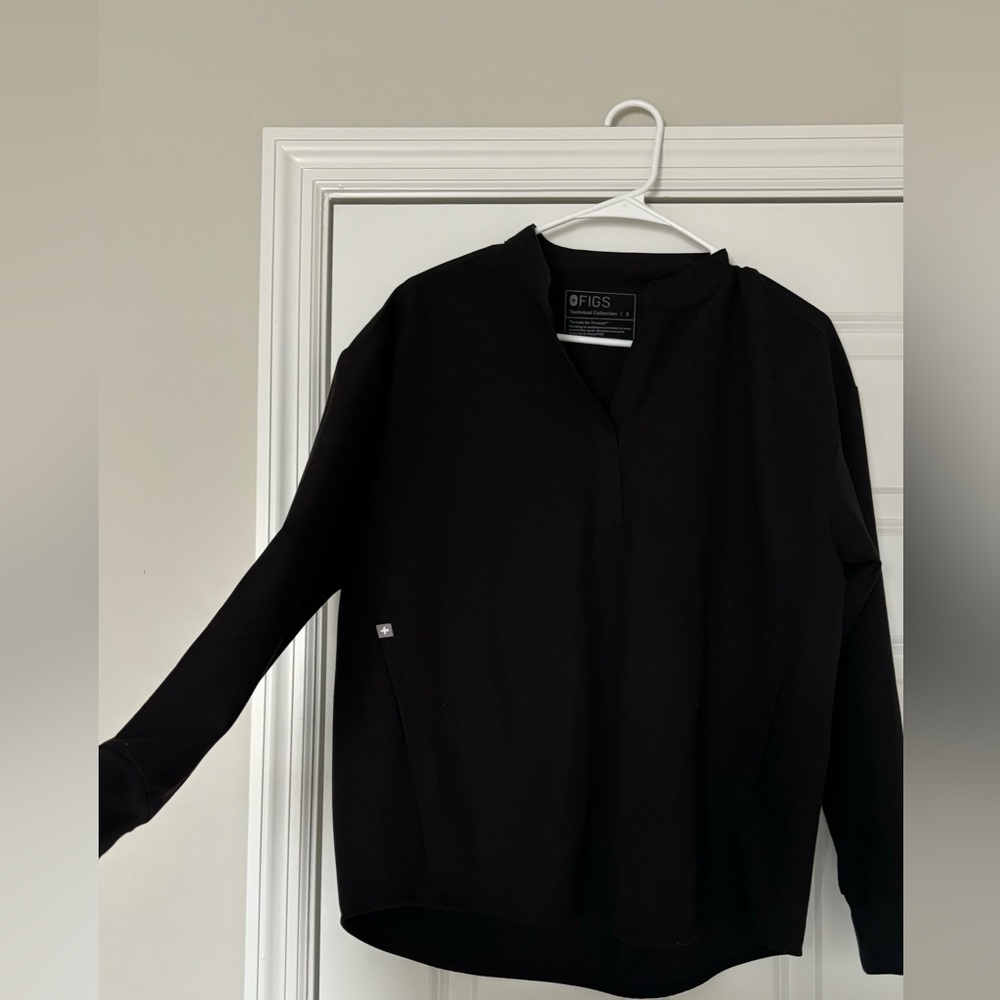 Black Rafaela™ Longsleeve
Scrub Top
S - Black